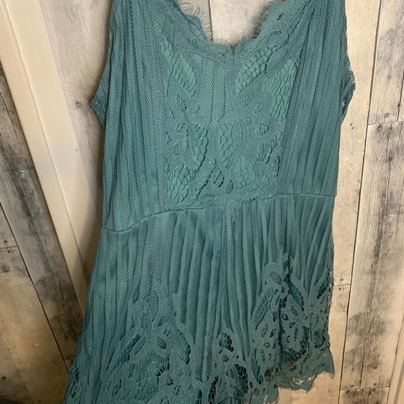 FOREST GREEN LACE ROMPER - Picture 3 of 5